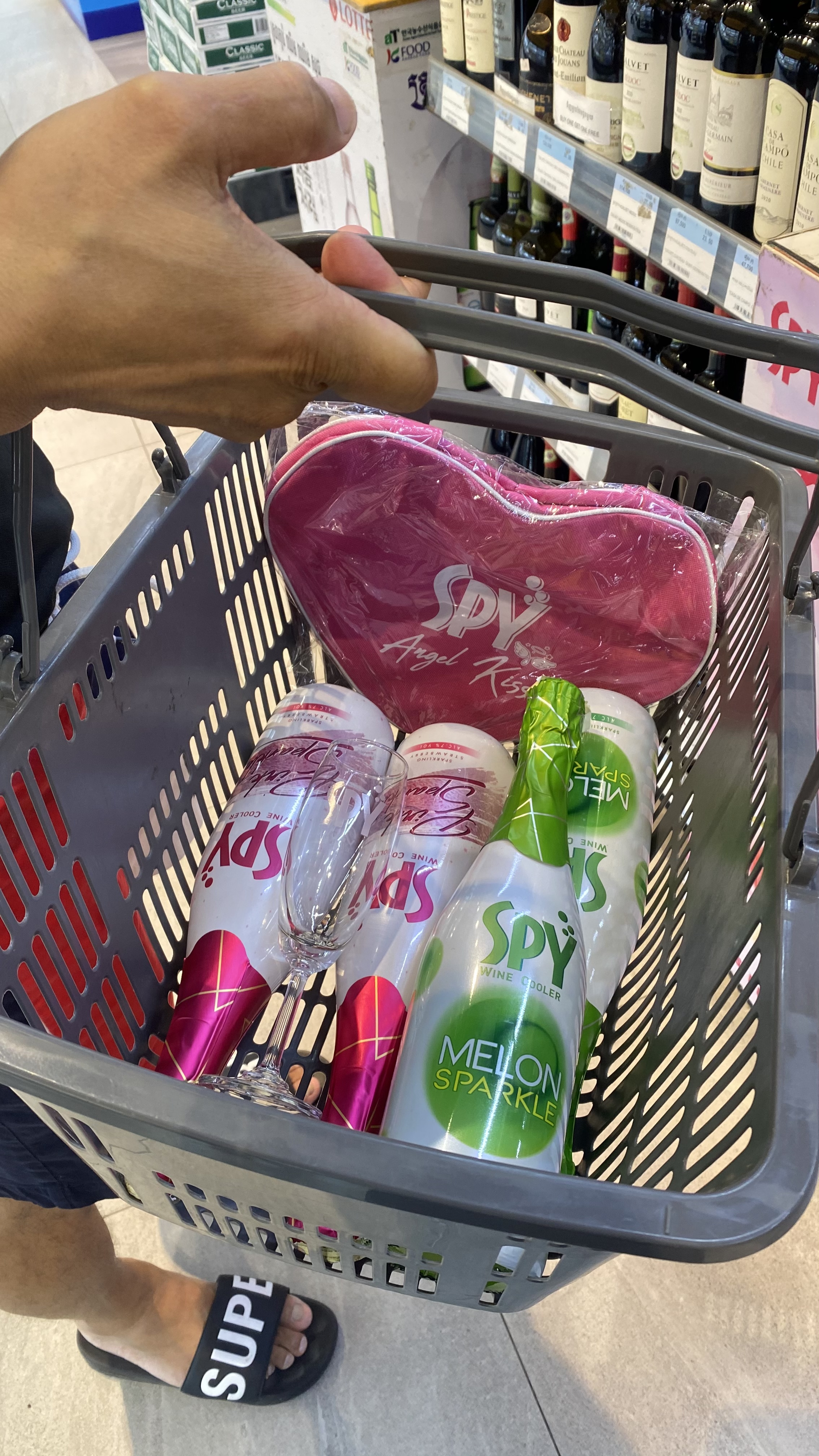 SPY Sparkle Fruit Revolutionizing FMCG Distribution with Da Houg Heng 25th December at Makro Cambodia - Image 14